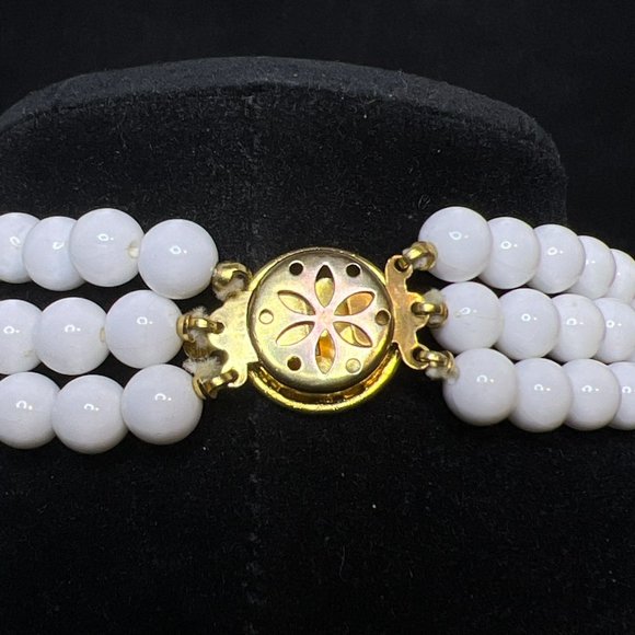 Vintage Gold Tone And White Triple Strand Beaded Necklace (311) - Picture 7 of 7